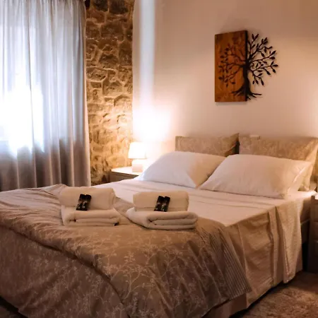 Διαμέρισμα αντίρρινο - Αράχωβα